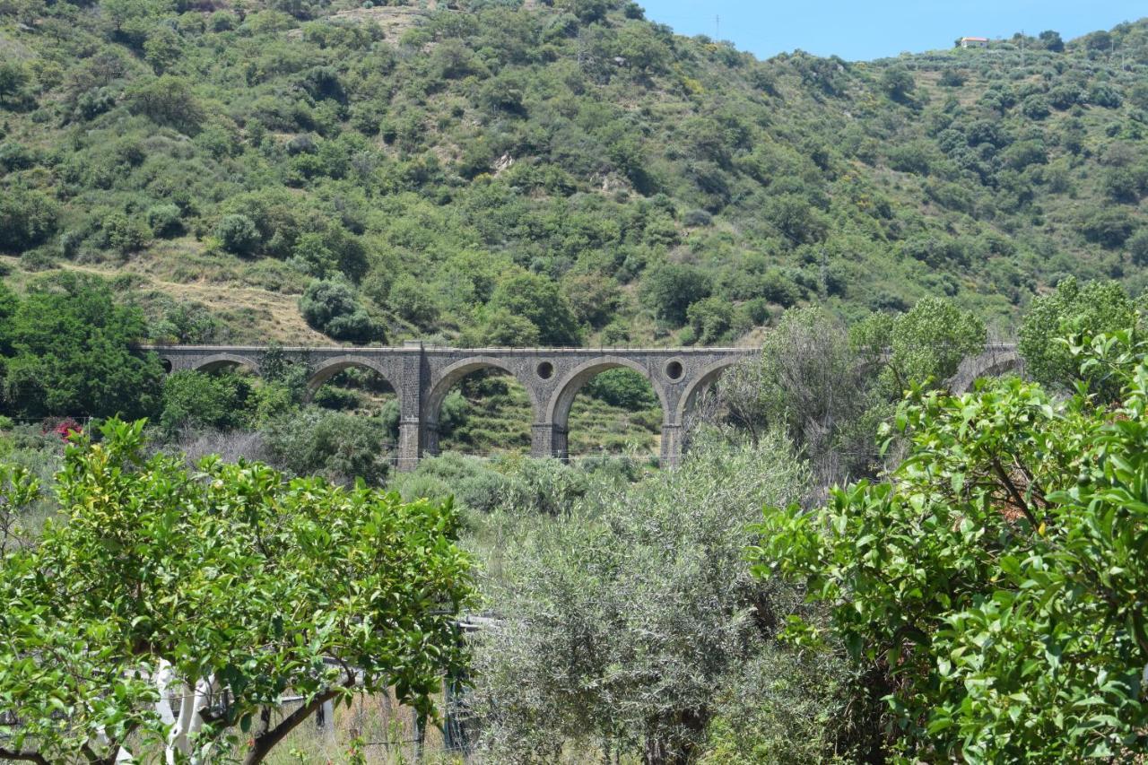 La Porta Delle Gole Ξενοδοχείο Motta Camastra Εξωτερικό φωτογραφία